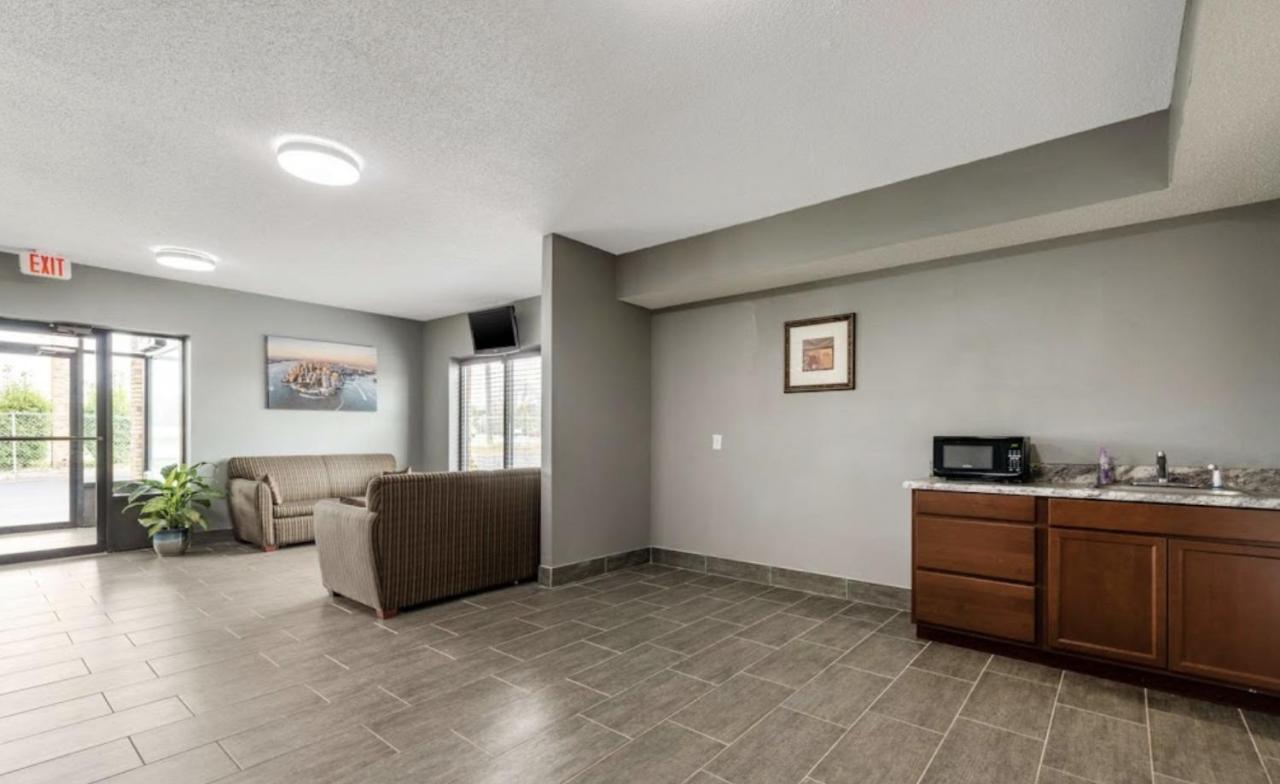 Southern Inn And Suites Spartanburg Bagian luar foto