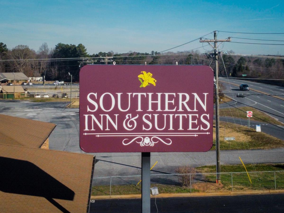Southern Inn And Suites Spartanburg Bagian luar foto